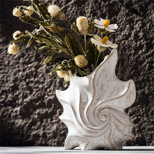 Cadrune Sculptural Swirl Vase
